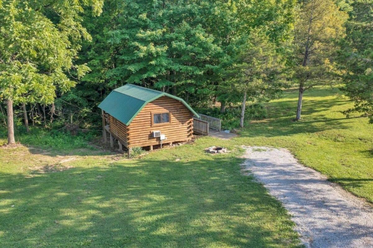 Rustic With Pool Access Holiday home Bloomington