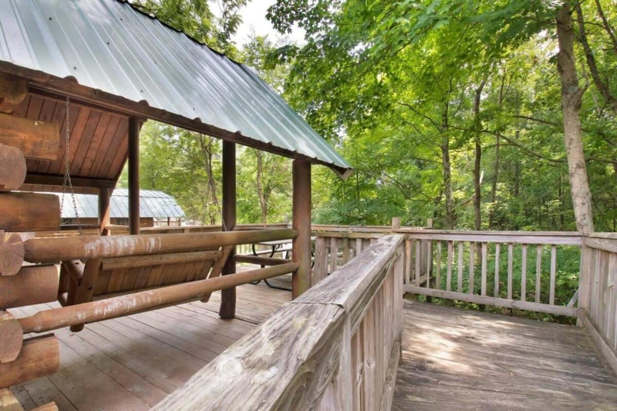Rustic With Pool Access Bloomington
